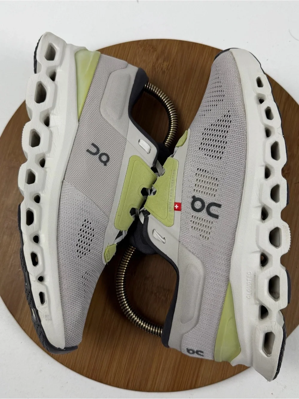 On Running CloudStratus 3 Athletic Shoes in Light Gray & Olive Green